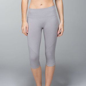 Lululemon In the Flow Crop II - Medium Gray